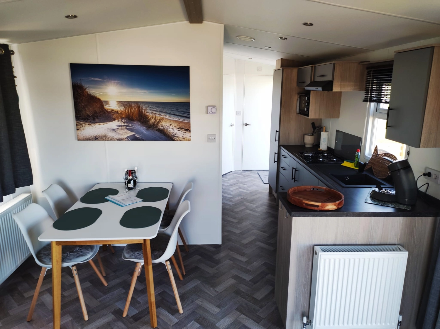 Meer-Verliebt – Chalets in Nordholland - Seemöve, Meer-Verliebt – Chalets in Nordholland - Esstisch 