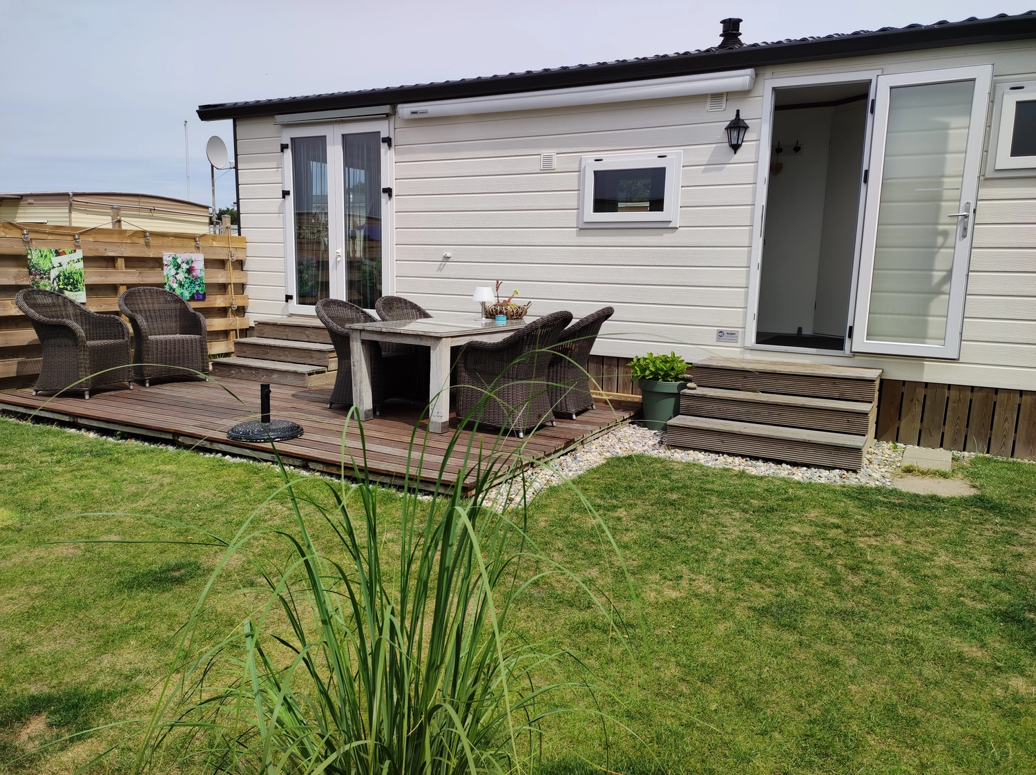 Meer-Verliebt – Chalets in Nordholland - Meerverliebt, Sitzecke im Hintergarten