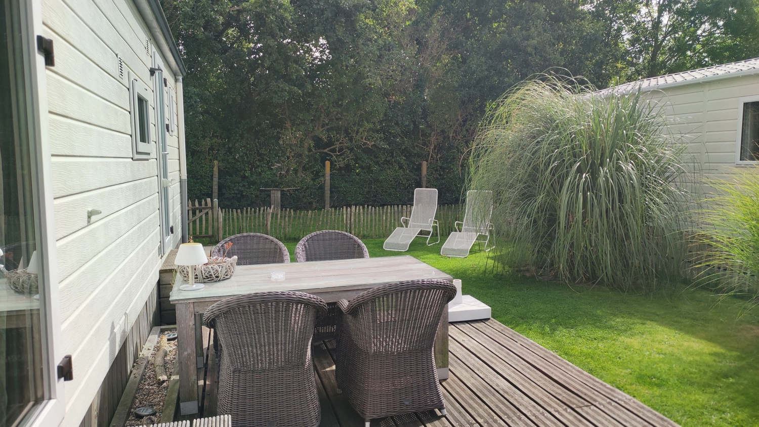 Meer-Verliebt – Chalets in Nordholland - Meerverliebt, Sitzecke im Hintergarten