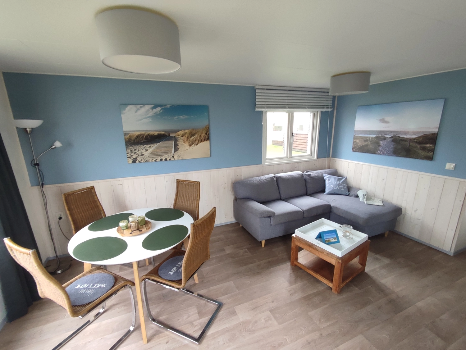 Meer-Verliebt – Chalets in Nordholland - Ankerplatz, Lounge- und Esstisch