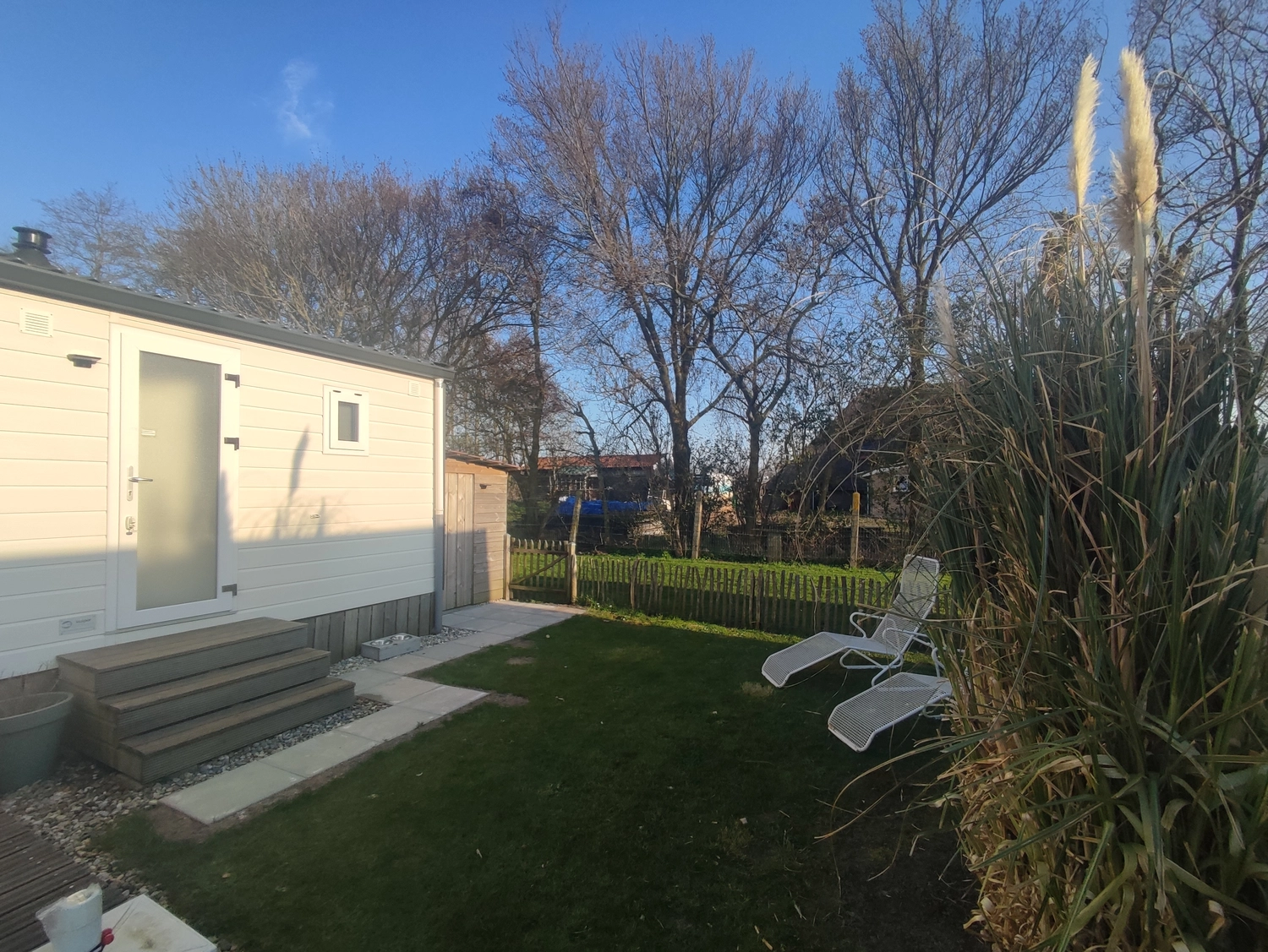 Meer-Verliebt – Chalets in Nordholland - Meerverliebt, Sitzecke im Hintergarten